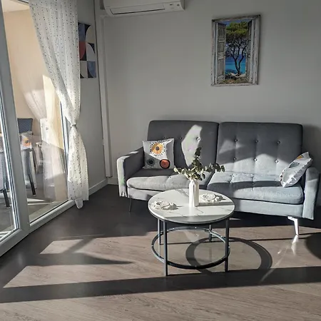 Joli Cocon A Avec Terrasse Vue Apartamento Ajaccio (Corsica)
