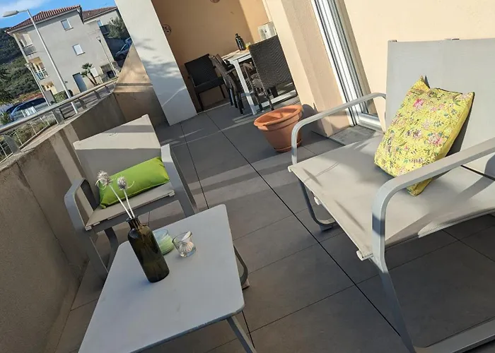 Joli Cocon à Avec Terrasse Vue